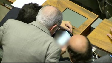 Un diputado brasileño es sorprendido viendo un vídeo porno durante un pleno