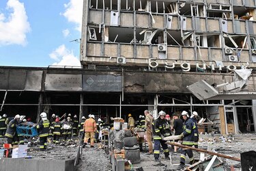 Al menos 23 muertos en un ataque ruso en el centro de Ucrania; Zelenski reclama ‘tribunal especial’