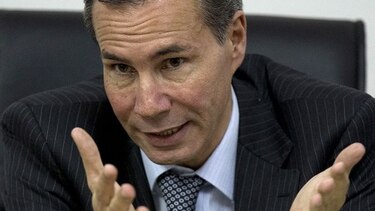 Investigan ADN distinto hallado donde murió el fiscal Nisman