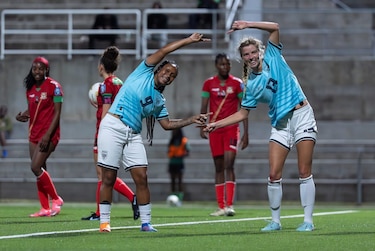 Rebeca Espinosa guía triunfo de Panamá rumbo al Premundial