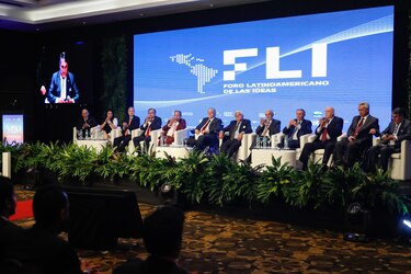 Expresidentes de Latinoamérica abogan por defender la democracia y las instituciones