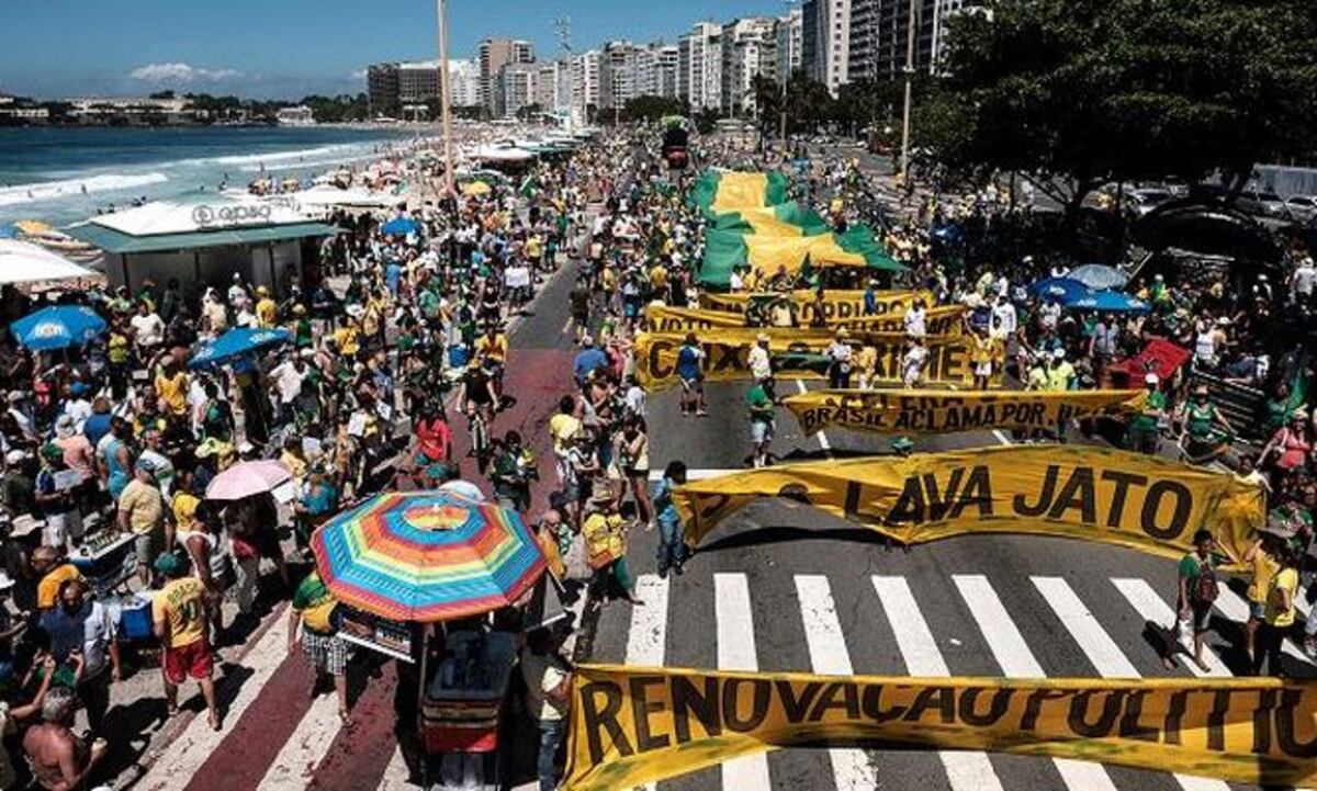 Manifestaciones en Brasil exigen investigaciones a fondo contra políticos