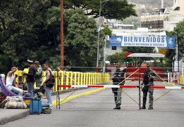 Venezuela y Colombia abrirán paso para transporte de carga en la frontera