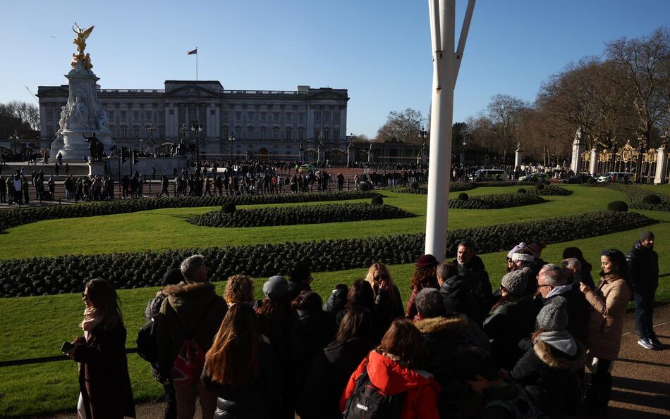 El rey Carlos III se encuentra ‘bien’ tras ser operado de un agrandamiento de la próstata