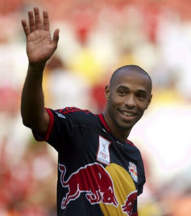 Thierry Henry deja el fútbol para convertirse en asesor de TV
