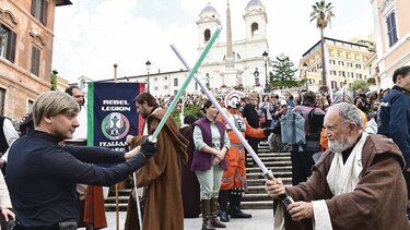 Fanáticos de ‘Star Wars’ hacen reservas en Disney