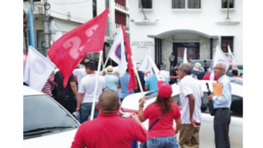 Trabajadores se oponen a dividir la administración de la CSS