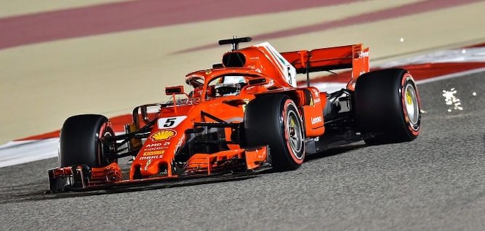Vettel consigue la 'pole position' en Bahréin