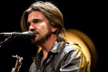 Colombiano Juanes apoya despenalización de marihuana en Uruguay