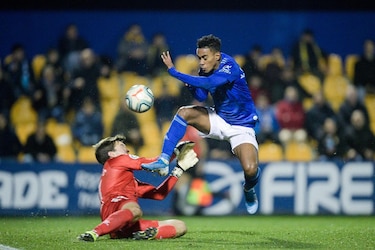 Un autocrítico Edgar Bárcenas ya iguala su marca de goles de la pasada temporada con el Oviedo