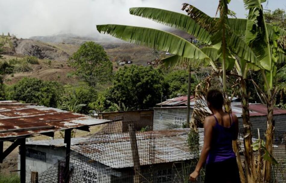 Piden a la población afectada por humo que acuda a los centros de salud