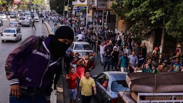 Egipto sentencia a 101 manifestantes a cinco años de prisión