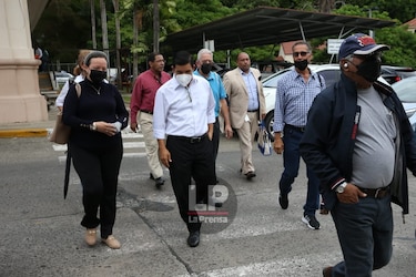 Presentan amparo de garantías constitucionales contra orden de proceder para la construcción del mercado del marisco