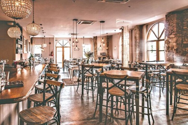 Tapas, parrilla y vino