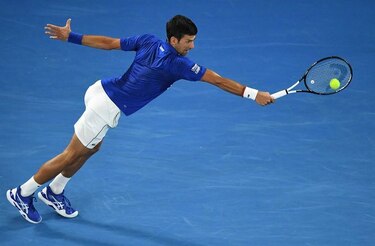 Novak Djokovic domina a Pouille y pasa a la final en Australia
