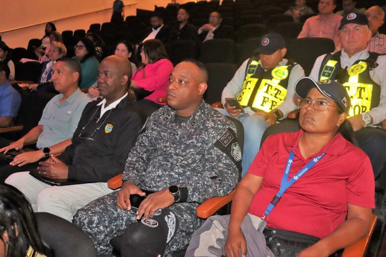 Coordinan acciones de seguridad para los actos y desfiles del 3 y 4 de noviembre en la capital