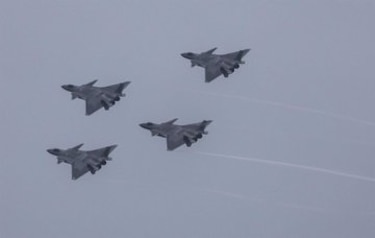 Taiwán denuncia la presencia de más de un centenar de aviones de China cerca de la isla en pleno aumento de la tensión