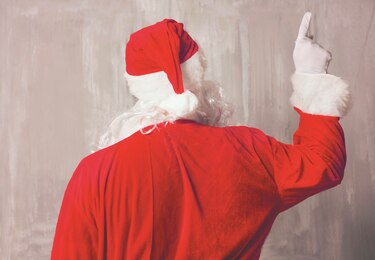 ‘La situación económica está más apretada que mi cinturón’: Santa Claus