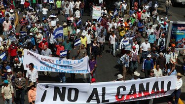 Marchan contra el proyecto del canal de Nicaragua