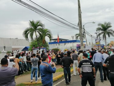 Comerciantes y empresarios tableños exigen que se levanten las medidas restrictivas impuestas por la Covid-19