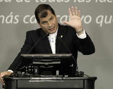 Correa repudia el asesinato de un alcalde electo en Ecuador