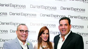 Daniel Espinosa abrió sus puertas en Panamá