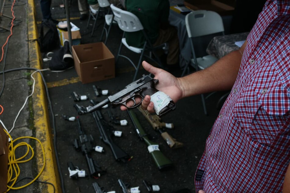 Armas por comida: autoridades reciben 24 armas de fuego y entregan bonos por $15,860 en Colón