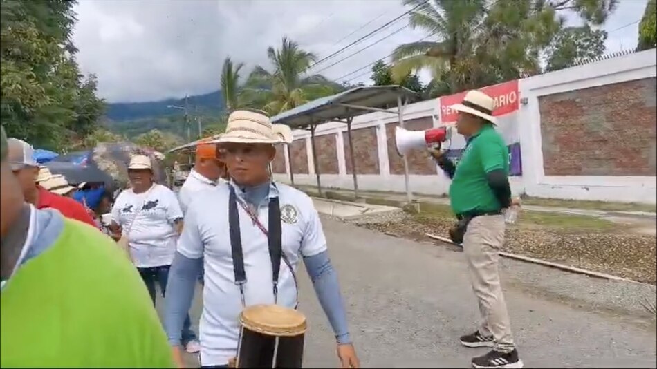 Protestas por el contrato minero llegan hasta una casa de Benicio Robinson en Bocas del Toro