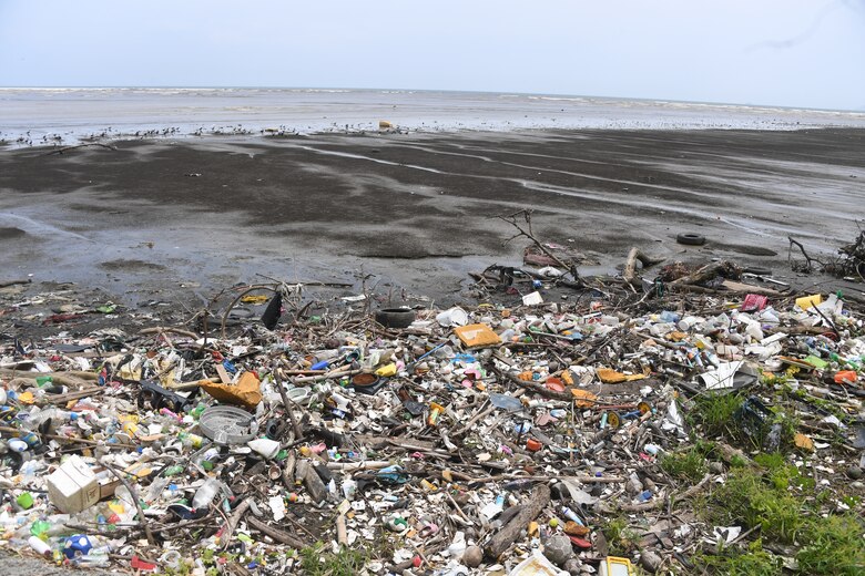 Wanda, la gran rueda para atrapar desechos en el río Juan Díaz