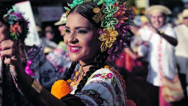 Polleras se apoderan de Las Tablas