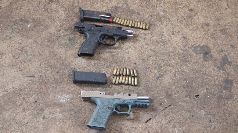 Pistola de bengalas, música y alcohol en una fiesta en cárcel de Colón; autoridades investigan