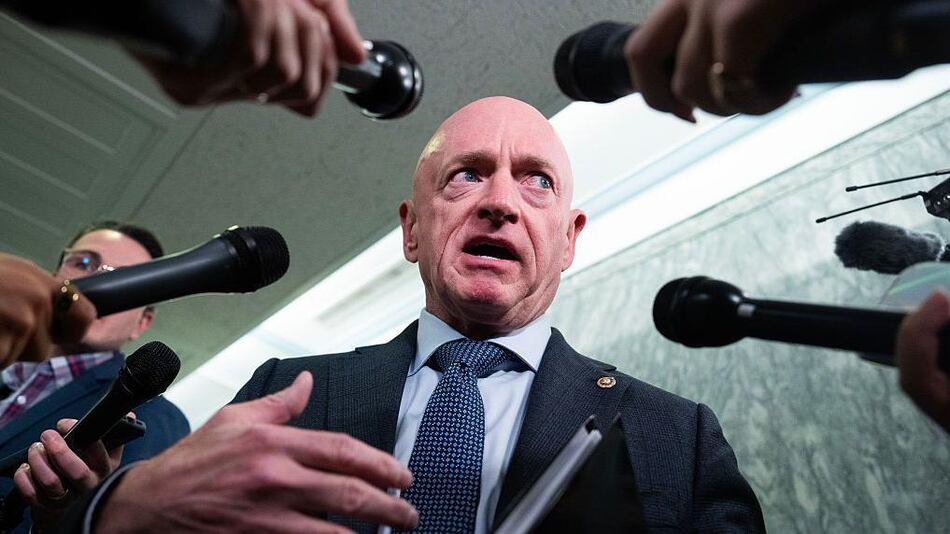 Los congresistas demócratas que instaron a los militares a desobedecer ‘órdenes ilegales’ a quienes Trump acusa de sedición