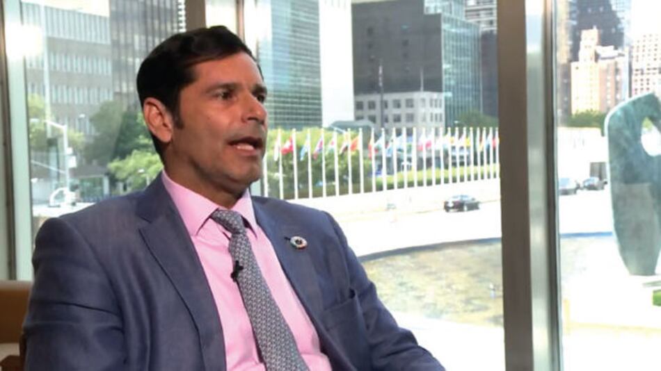 Diplomático venezolano dimite en protesta contra Nicolás Maduro