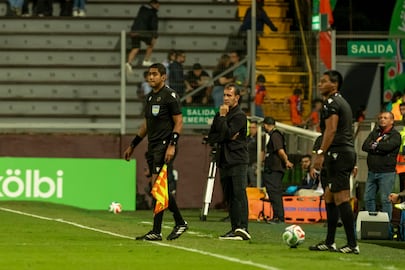 Fernando Batista evita hablar de su continuidad tras segunda derrota de Costa Rica en la Liga de Naciones