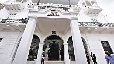 Ministro Álvaro Alemán admite que pidió $9.3 millones