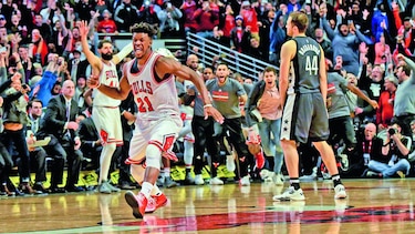 Butler anotó 40 para los Bulls