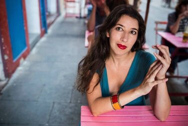 Cantante panameña-italiana publica 'Entre océanos', un poemario inspirado en Panamá