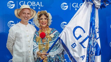 Global Bank celebra doce años acompañando el Desfile de las Mil Polleras, una tradición que une y representa a los panameños