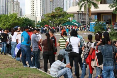 Panamá legalizará estatus de 3 mil extranjeros en octubre