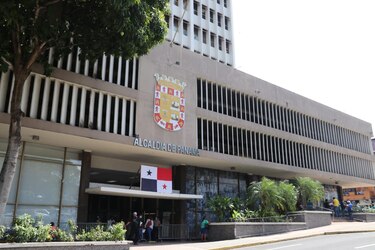 Exigen al alcalde Mayer Mizrachi aclarar si existen 16 asesores con altos salarios en la Alcaldía