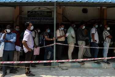 La ayuda internacional llega a India