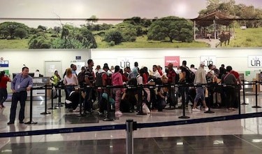 Convocadas 80 familias de migrantes cubanos para próxima salida de Costa Rica