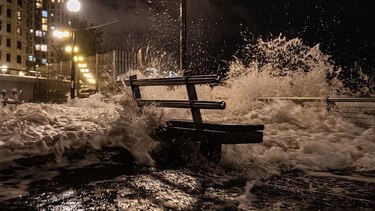 La reina de las tormentas: las imágenes del supertifón Ragasa que deja al menos 17 muertos en Taiwán y obliga a evacuar a millones en China