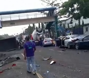 Colisión múltiple en Ciudad Bolívar deja 10 heridos: SUME