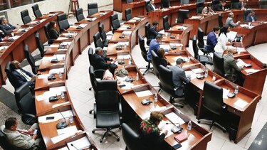 Diputados defienden la prueba idónea