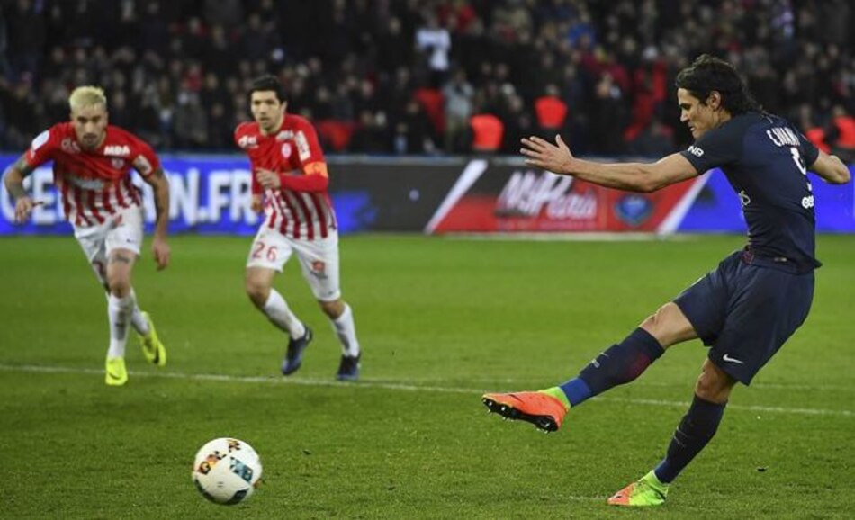 El PSG suda para vencer al Nancy con un tanto de penalti de Cavani