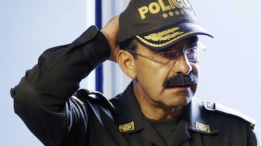 Colombia: Acusan a exdirector de la Policía por acoso sexual