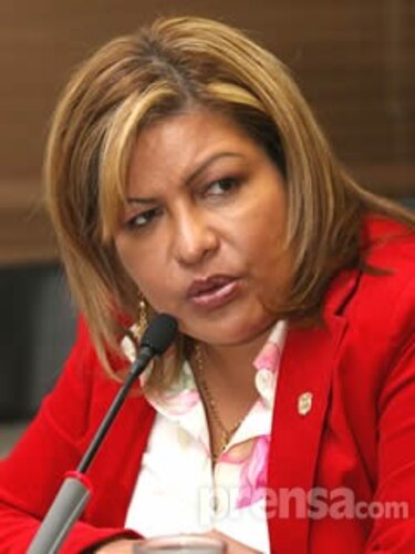 Cortés niega favoritismo hacia administradores de corredores