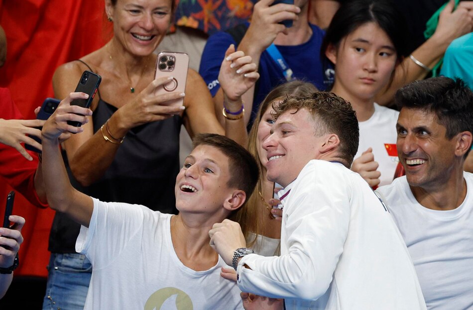 El francés Léon Marchand desata la locura en los Juegos París 2024