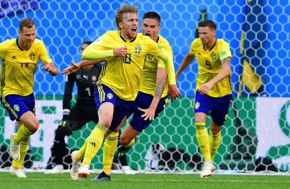 Suecia supera a Suiza y va a cuartos de final